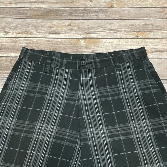 Burnside Plaid Flat Front Shorts 10.5 Inseam - Picture 3 of 8